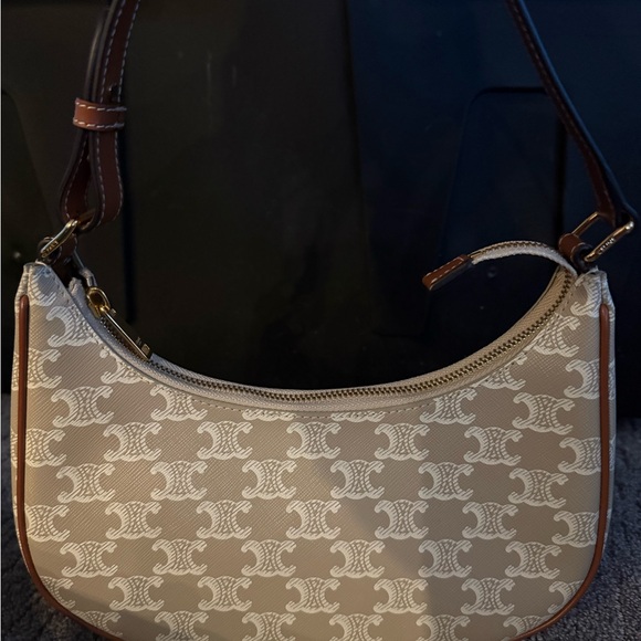 Celine Ava Triomphe - Picture 2 of 6